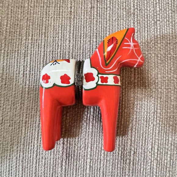 D.N & E.I Dalapferd Swedish Miniature Red Hand painted  Horse & baby trinket set - Picture 6 of 7